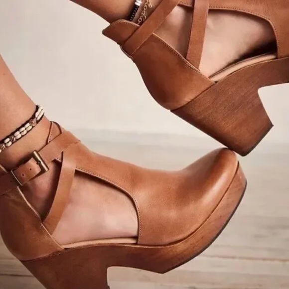 NEW Free People Cedar Clogs Size 7.5 (EU 38) - Picture 2 of 9